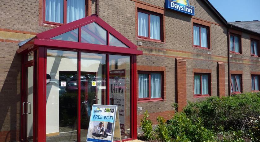 Days Inn by Wyndham Magor