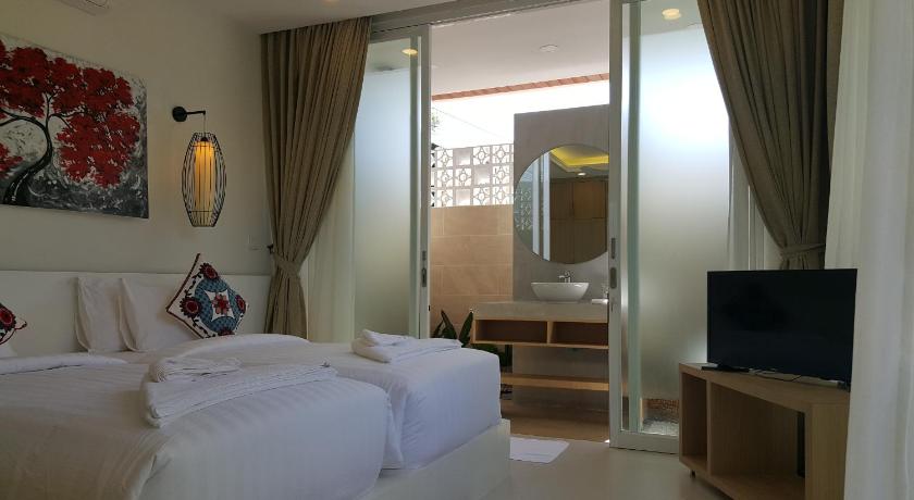 Image of Deluxe Twin Garden View with Balcony 2