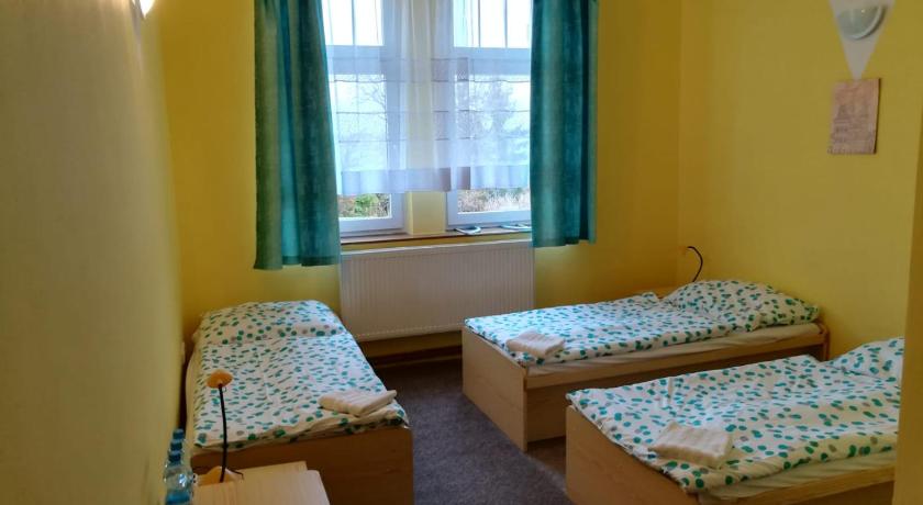 Hotel Modra hvezda Sadska photo