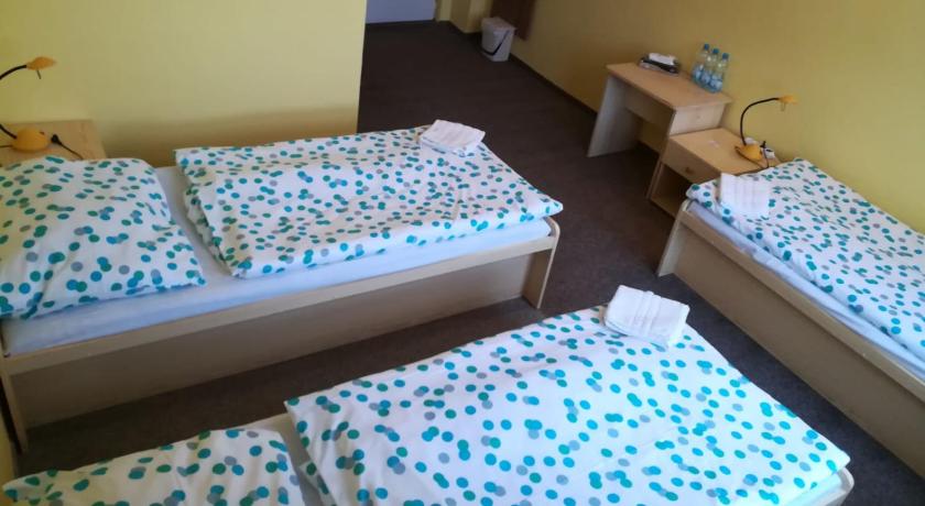 Hotel Modra hvezda Sadska photo