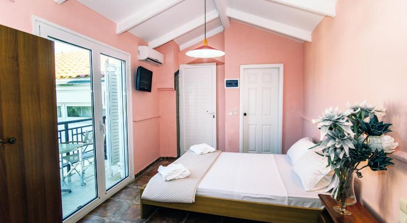 Hotel Aura photo