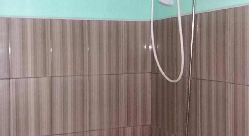 Lyn Enia Travelers Inn photo