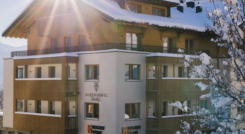 Hotel Garni Alpenjuwel Residenz — Hotel in Serfaus