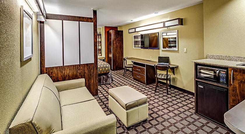 Microtel Inn & Suites by Wyndham North Canton