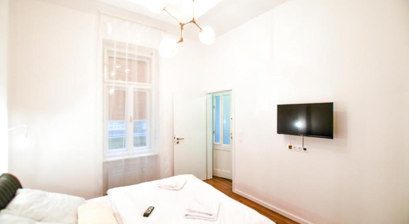 Daisy Apartment in the inner city photo