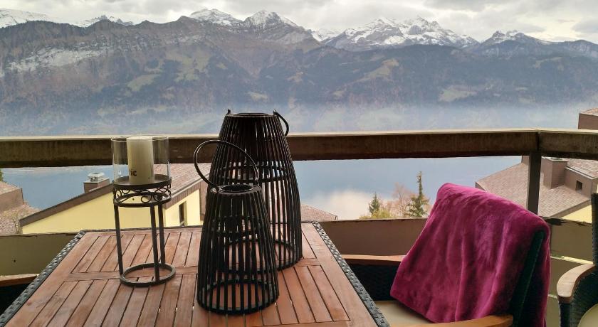 Swiss Seeblick Apartment mit Hotelanbindung — Hotel in Beatenberg