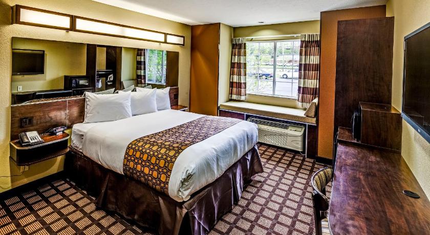 Microtel Inn & Suites by Wyndham North Canton photo