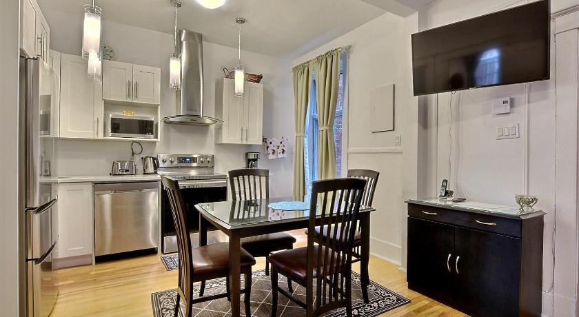 Suite 8 Beautiful 2 Bedroom Suite In The Heart Of Montreal