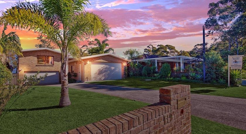 Paradise Beach Apartments photo