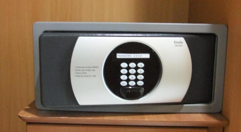 Image of Standard Triple Room - Non-Smoking 17