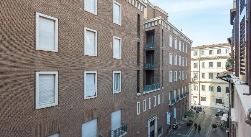 Ara Pacis Luxury Apartments by CapriRooms photo