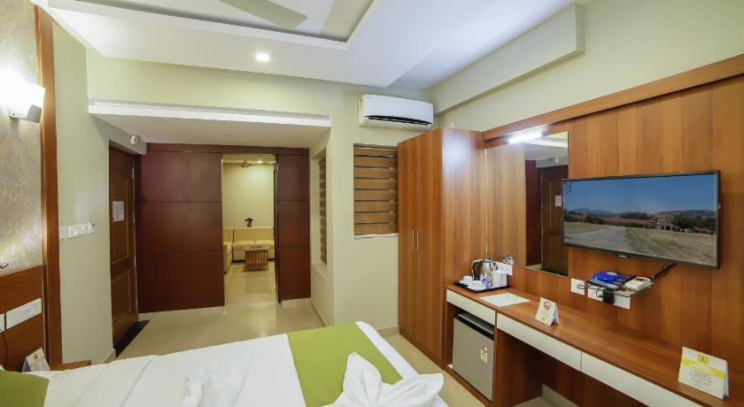 Sreepathi Indraprastha Hotel and Serviced Apartments