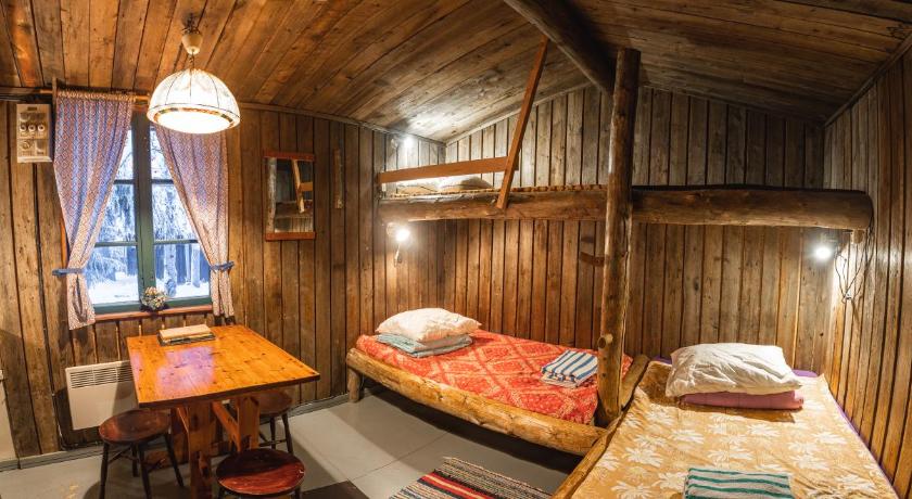 Image of Cottage with Shared Bathroom 2