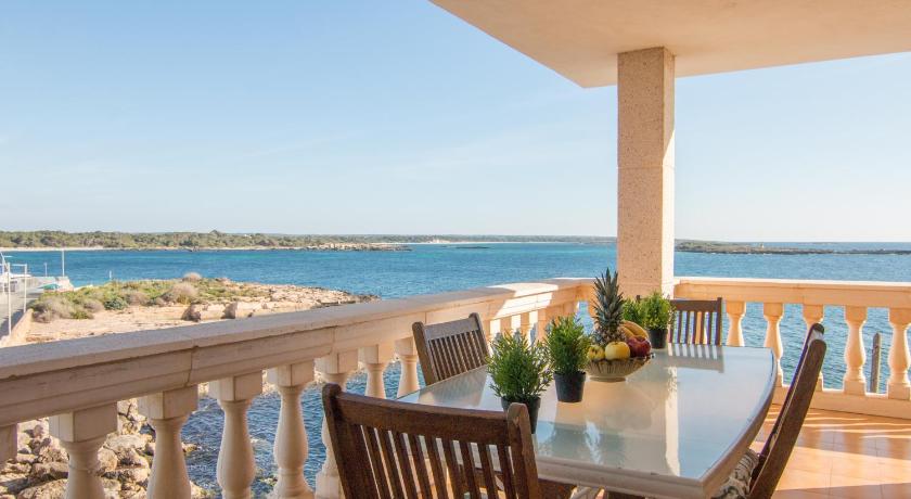 Beachfront holiday apartment Lotja 7 - Grupo Berna — Hotel in Majorca