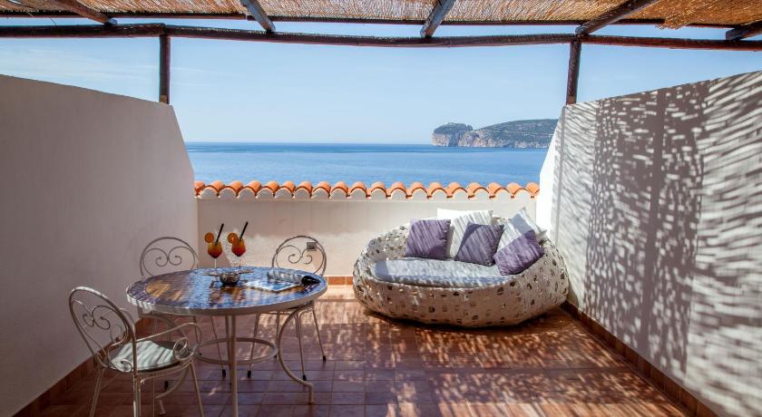 Image of Deluxe Double with Sea View 14