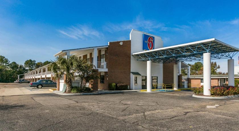 Motel 6-Dothan, AL