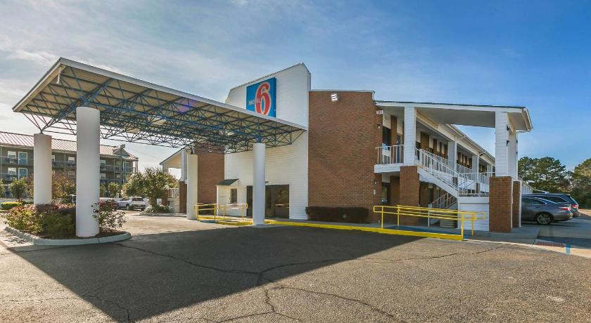 Motel 6-Dothan, AL