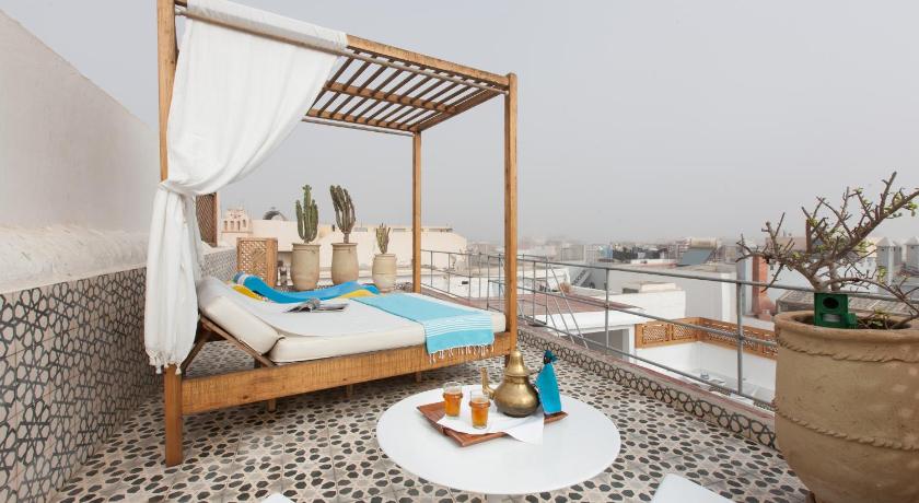 Riad Emotion photo