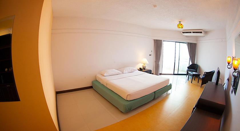 Image of Executive Sea View 0