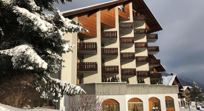 Catrina Hotel — Hotel in Disentis