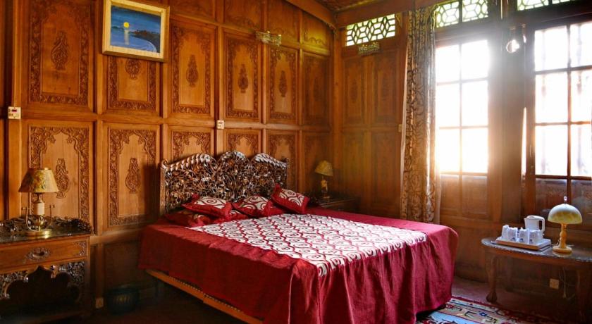 Image of Deluxe Suite 1