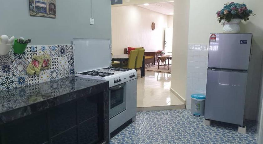 AUNI & AUJI HOMESTAY KEMAMAN photo