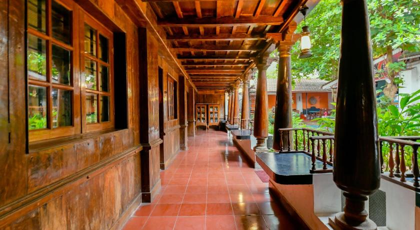 Lobby, Hotel Rossitta Wood Castle in Kochi
