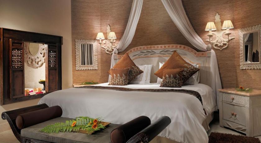 Image of Majestic Villa with Private Pool 0