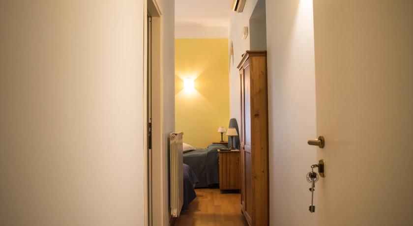Image of Large Single Room 12