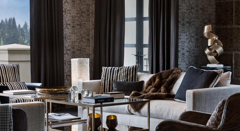 Image of PENTHOUSE No 10, 1 King Bed, Lake View, Private Theater & Outdoor Hot Tub 5