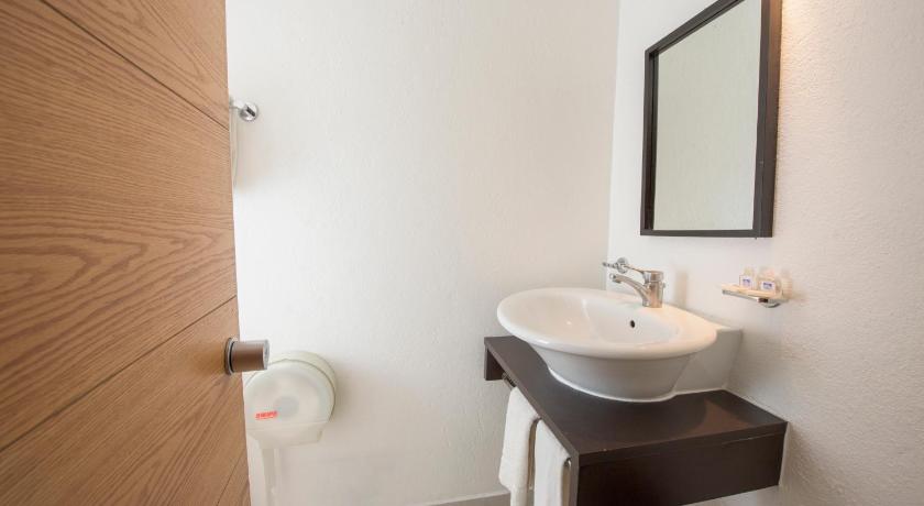 オアハカ Hotel Oaxaca Inn Express 3つ星 ホテル スイート