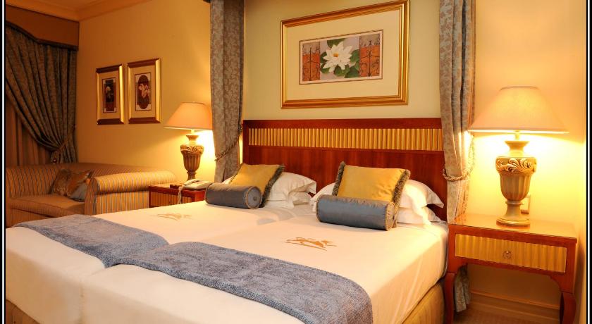 Image of Club Deluxe King Room 5