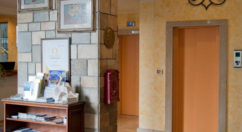 Hotel Alpi photo