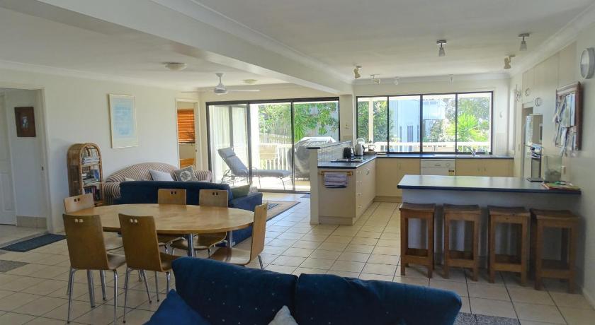 Image of Three-Bedroom Apartment on Roseby Court 9