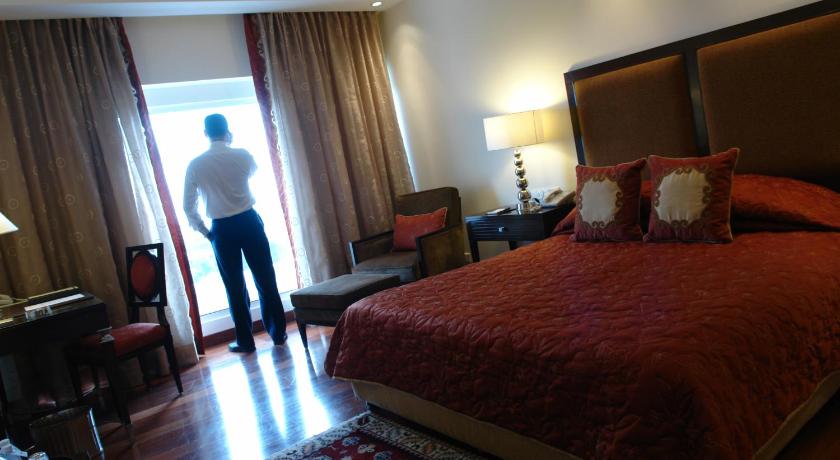 Image of Executive Suite 10