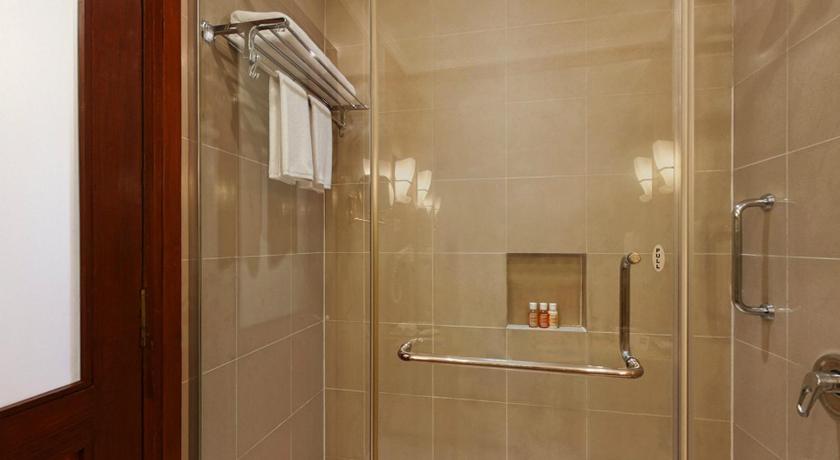 Image of Executive Room with King Bed and Balcony 8