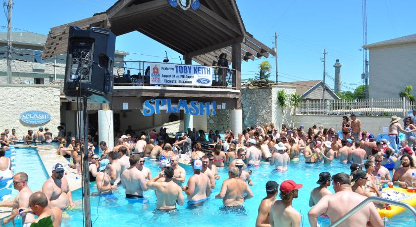 Grand Islander Hotel photo