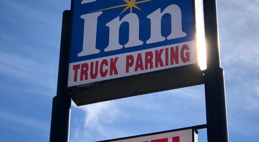 Deluxe Inn Motel — Hotel in El Paso (TX)