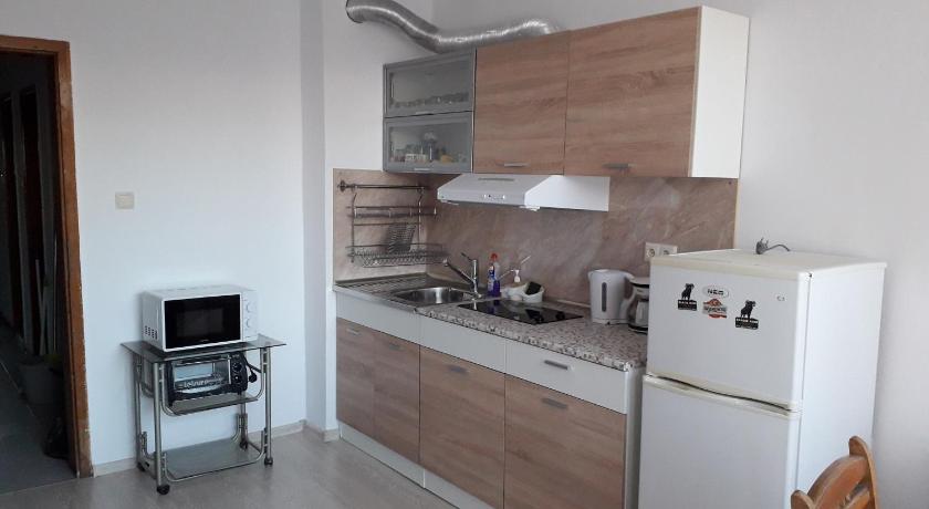 Mavrova Guest House