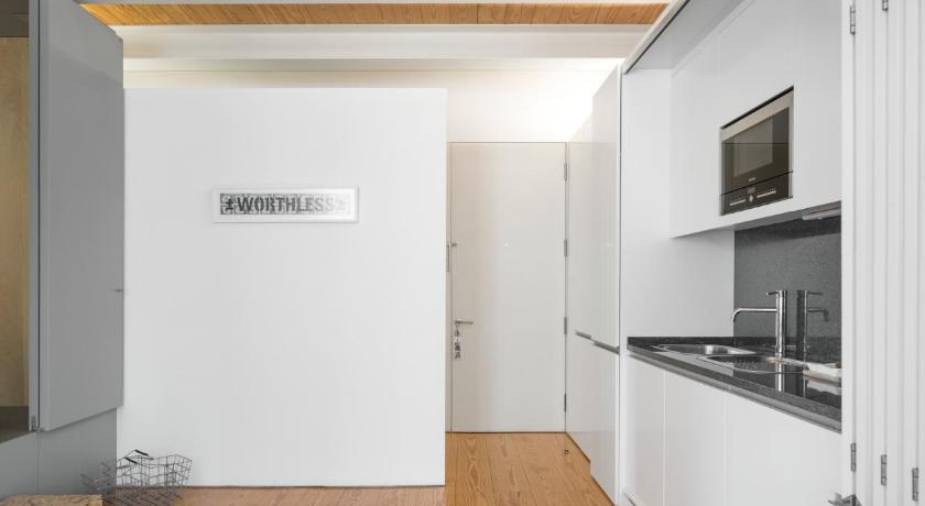 Image of One-Bedroom Apartment with City View 1