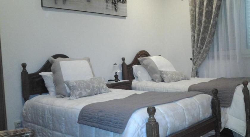 ラセド・デ・カヴァレイロス Hotel Azibo e Restaurante 2つ星 ホテル 外観