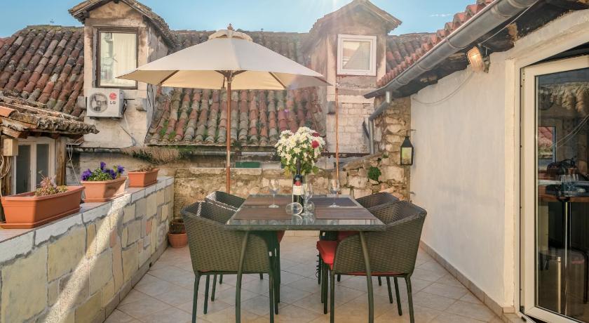 LCT Alberti Palace Apartment photo