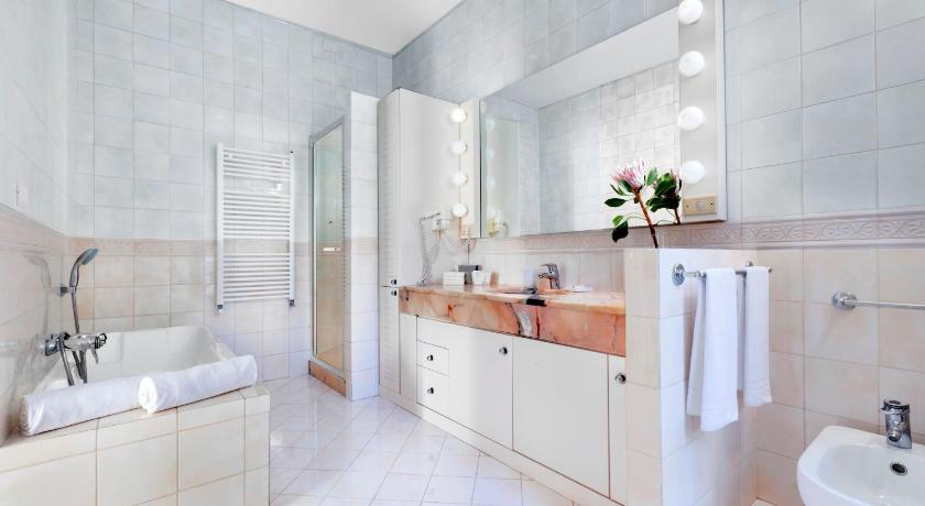 Image of Deluxe Double Room 2