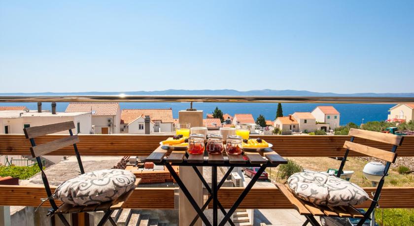Sunrise Apartments Bol — Hotel in Brac Island