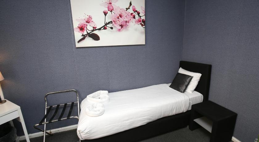 Image of Economy Single Room with Shared Bathroom 1