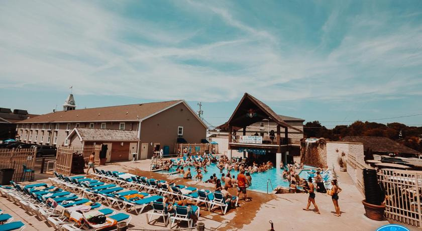 Grand Islander Hotel photo