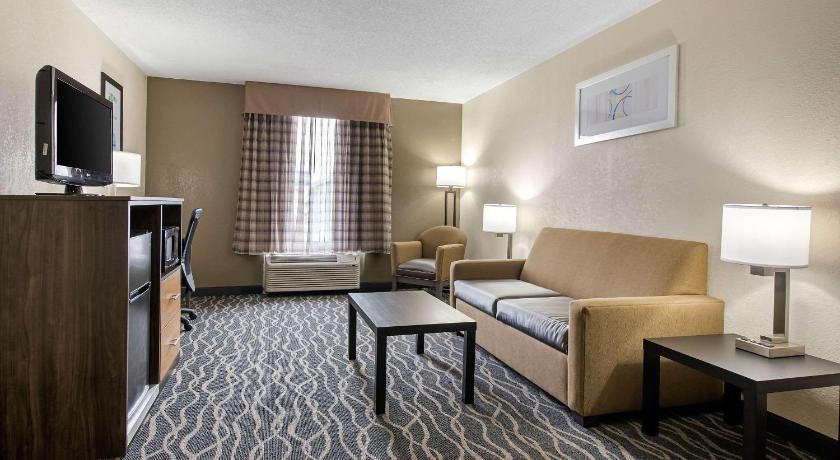 Quality Inn & Suites Lafayette I-65