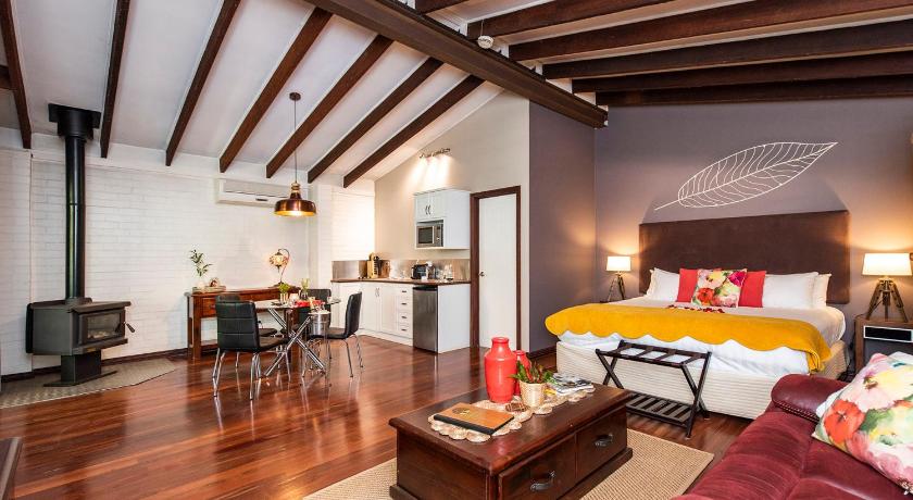 Image of Deluxe King Suite 0