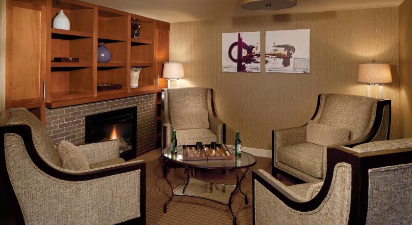 Cambridge Red Deer Hotel & Conference Centre
