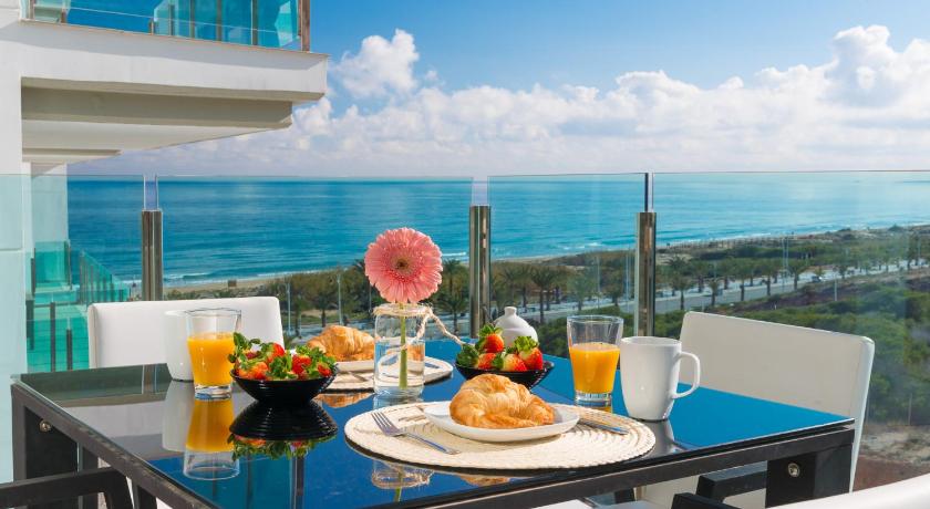 Luxe in the Beach — Hotel in Arenales Del Sol